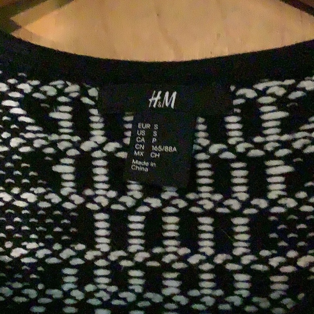 H&M black and white striped/tribal print blazer, size small - Picture 3 of 5